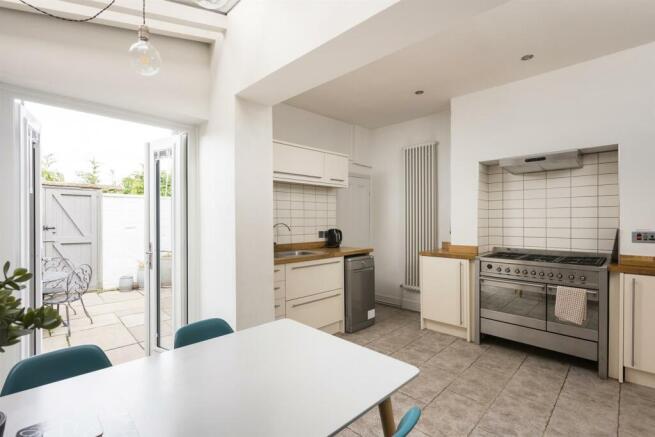 Kitchen dining room