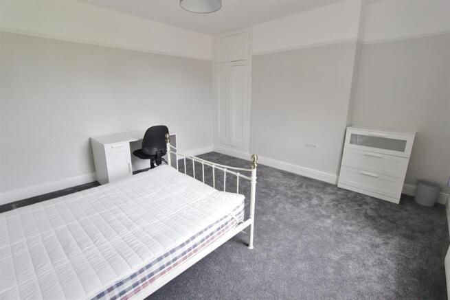 6 bed Terraced to rent Image 7
