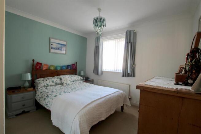 Bed 1.jpg