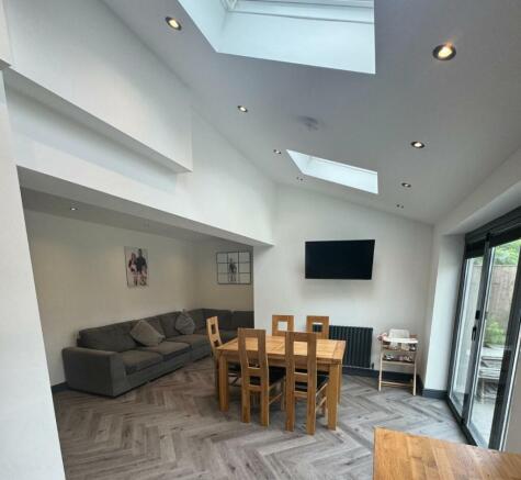 DINING KITCHEN/FAMILY AREA