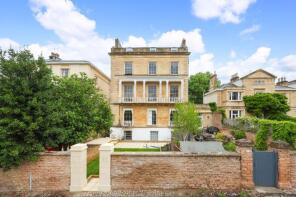 First Floor Flat, 36, Canynge Square, Clifton, Bristol BS8 3LB