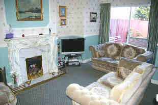 LOUNGE / DINING ROOM