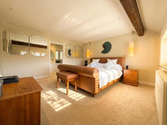 4 bed Barn Conversion for sale Image 9