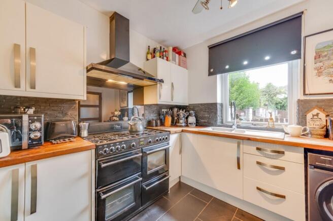 KITCHEN, LOUNGE AND DINING ROOM