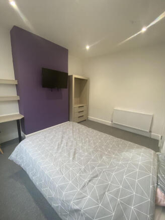 5 bed House to rent Image 8