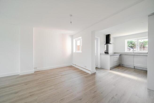 3 bed Semi-Detached for sale Image 7