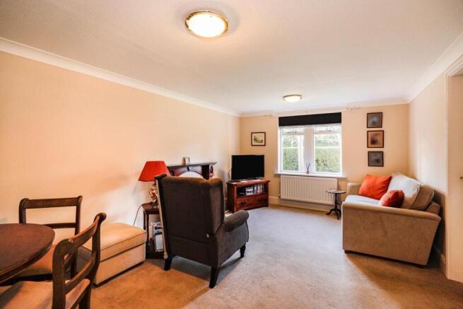2 bed Flat for sale Image 6