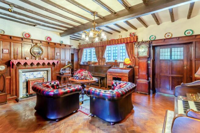 6 bed House for sale Image 6