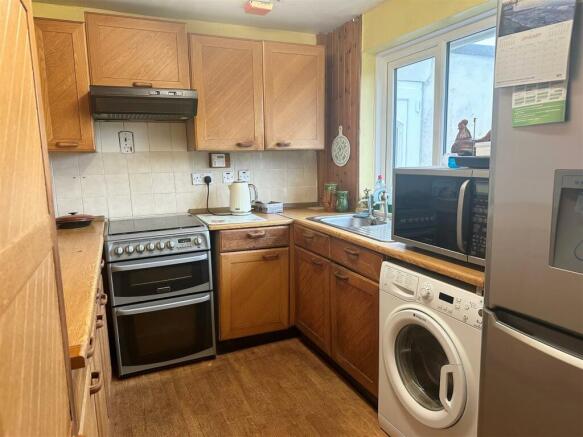 Kitchen 1.jpg