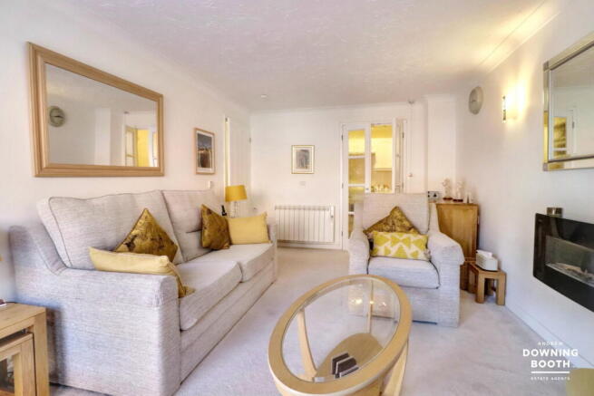 Homelodge House, Castle Dyke, Lichfield, WS13 6XD - City Centre & No Upward Chain photo 4