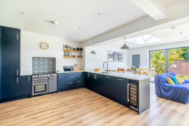 3 bed Semi-Detached for sale Image 4