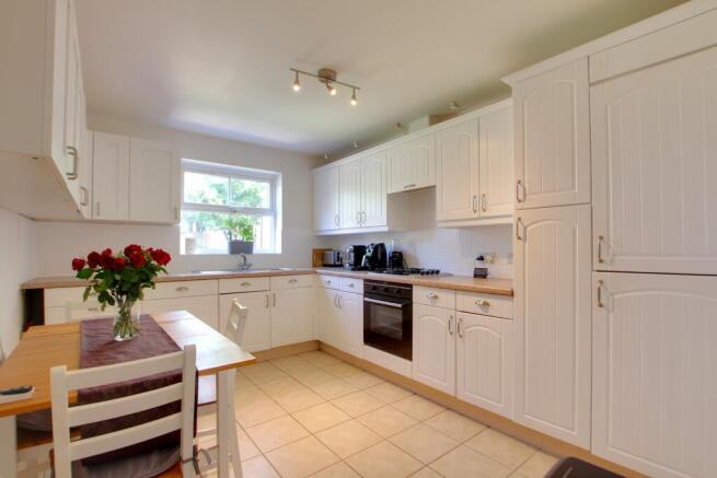 KITCHEN / BREAKFASTROOM