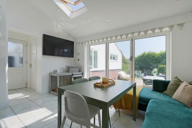 4 bed Semi-Detached for sale Image 8