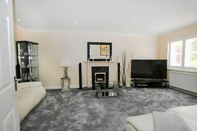 Hammondstreet Road - Living Room