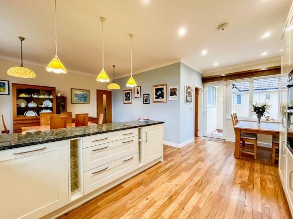 Open Plan Kitchen / Diner