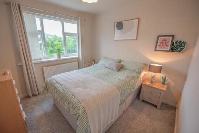 3 bed Semi-Detached for sale Image 7