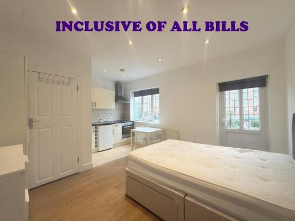 Studio Flat for rent first floor with balcony