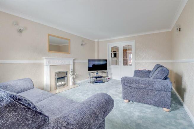 263 SOUTHEND ROAD INSIDE-3.jpg