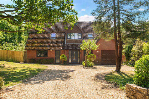 Rothesay Drive, Highcliffe, Christchurch, BH23