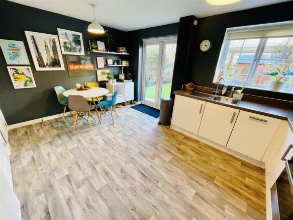 Kitchen/Dining Room