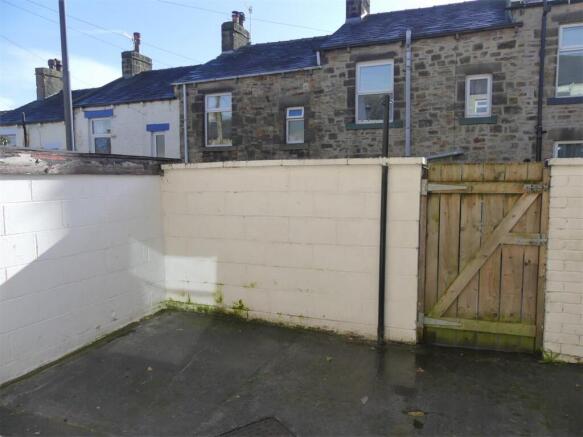 3 bed Terraced to rent Image 10