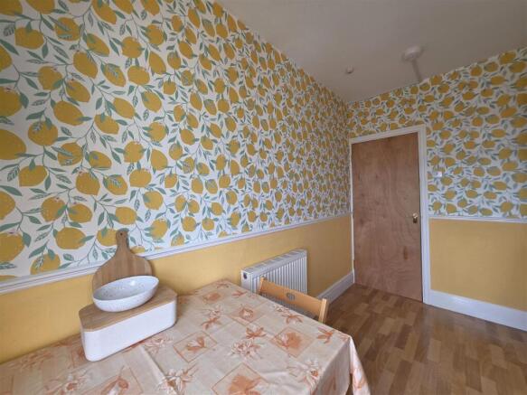 2 bed Apartment for sale Image 8