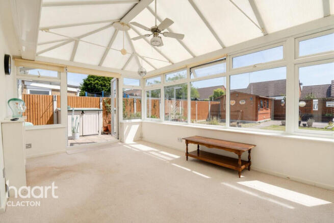 Jubilee Avenue, Clacton-On-Sea photo 4