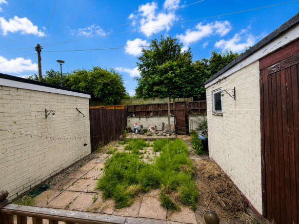 3 bed Terraced for sale Image 11