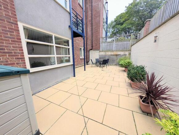 2 bed Apartment for sale Image 12