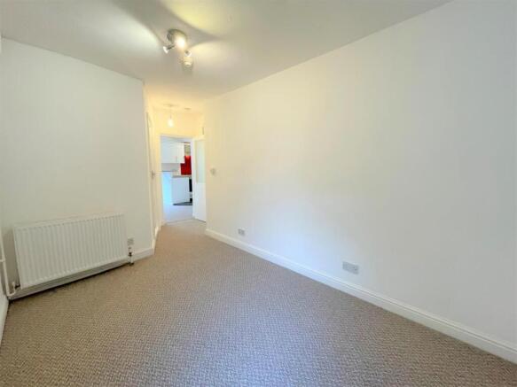 1 bed Flat to rent Image 6