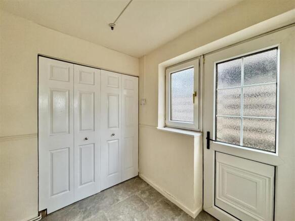 3 bed Semi-Detached for sale Image 11