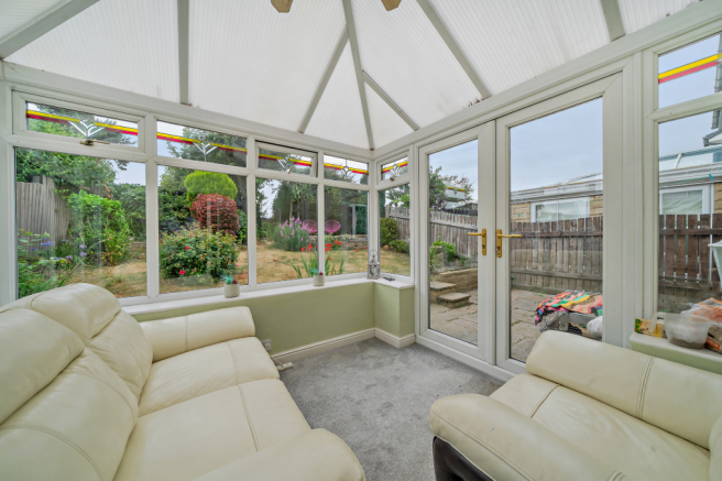 4 bed Detached for sale Image 8