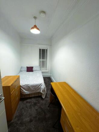 1 bed House Share to rent Image 9