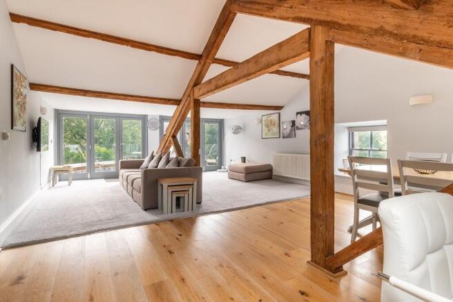 2 bed Apartment for sale Image 6