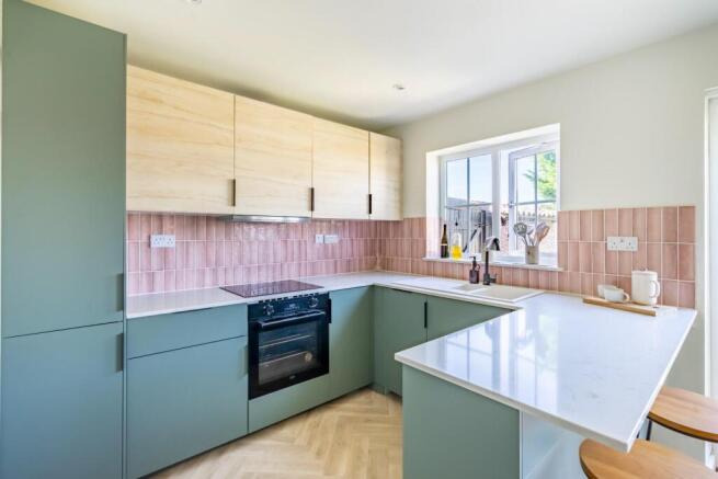 3 bed Semi-Detached for sale Image 4