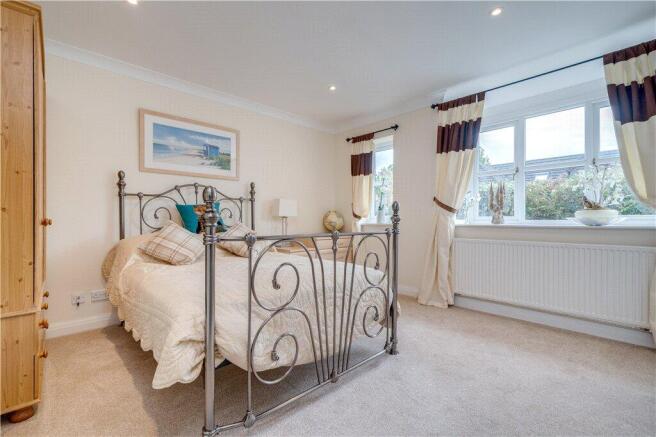 3 bed Bungalow for sale Image 8