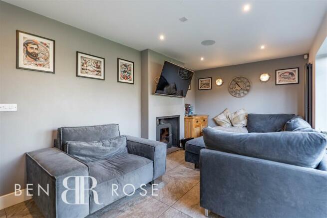 Kitchen/Breakfast/family Room