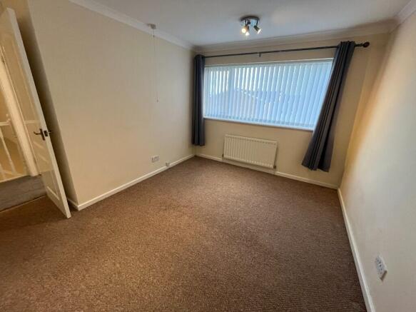 3 bed Semi-Detached to rent Image 11