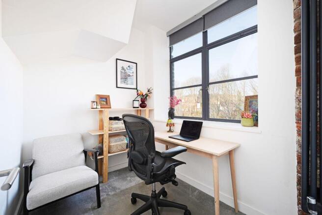 2 bed Duplex to rent Image 5