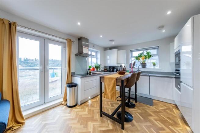 63 Curzon Street-001.JPG