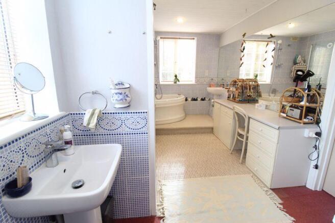 En-Suite Bathroom