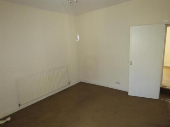 2 bed House to rent Image 5