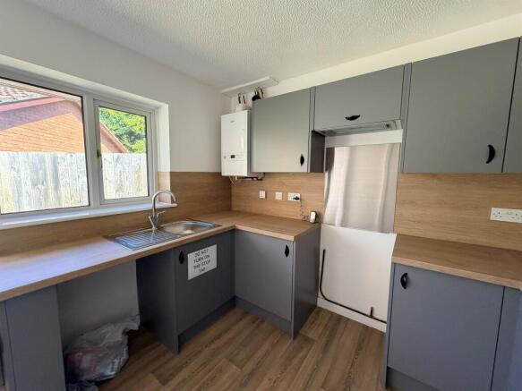 2 bed Detached Bungalow for sale Image 6