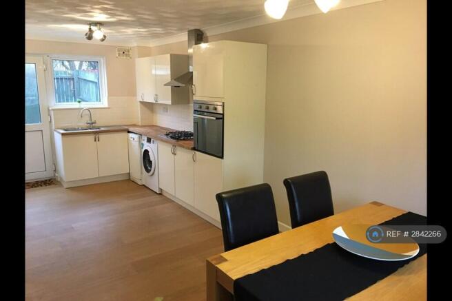 Dining Area & Kitchen