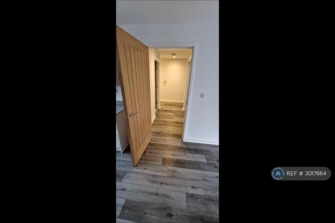 2 bed Flat to rent Image 8