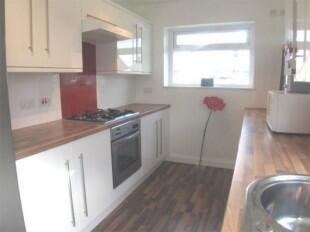 FITTED KITCHEN