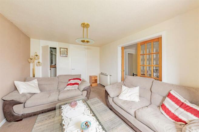 35 Lulworth Court Dundee-5.JPG