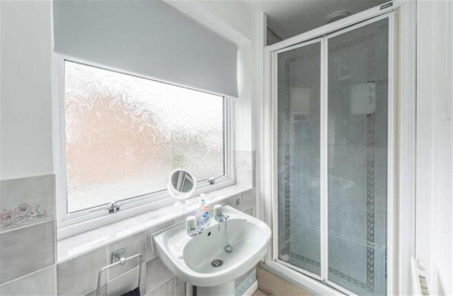 EN SUITE SHOWER ROOM