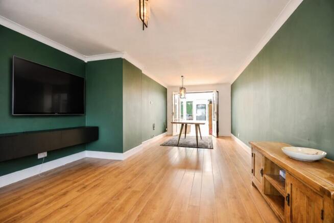 3 bed Semi-Detached for sale Image 4