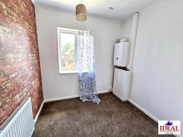 3 bed Semi-Detached for sale Image 11